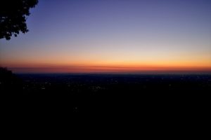 高尾山　夜明け